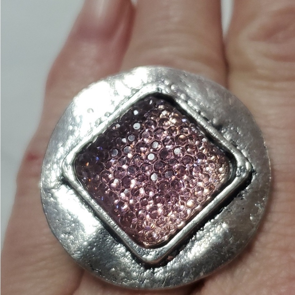 Chic Silver Ring with Pink Accents